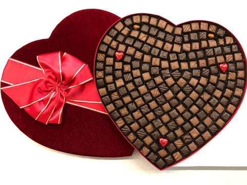 Giant Chocolate Valentine Heart (210 pc.)
